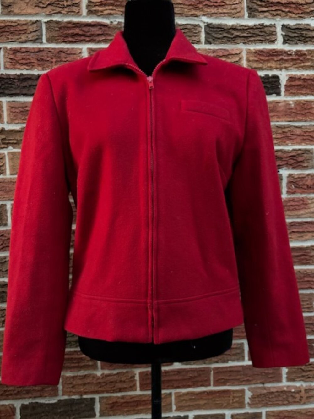 Suits Me Red Wool Jacket Vintage Made in Canada Size 6